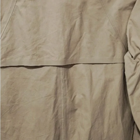 Classic Men's Tan Trench Coat - Picture 4 of 6